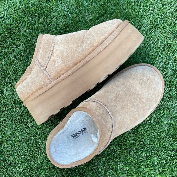 CUSHIONAIRE Shoes - CUSHIONAIRE Women's COZY Genuine Suede pull on platform boot, Chestnut 7.5